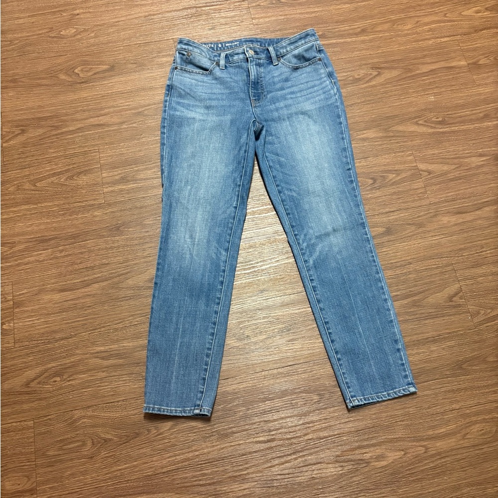 Talbot’s slim ankle jeans, size 6
Excellent quality, comfort, and style